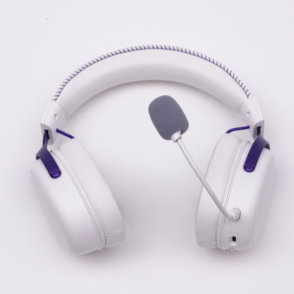 Akko Verge S9 Ultra White gaming headset angle